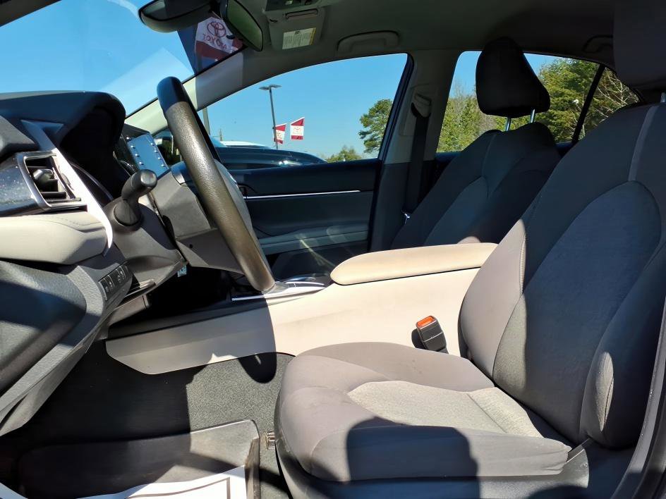Used 2022 Toyota Camry LE image 12