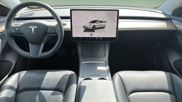 Used 2023 Tesla Model 3 Standard Range image 7