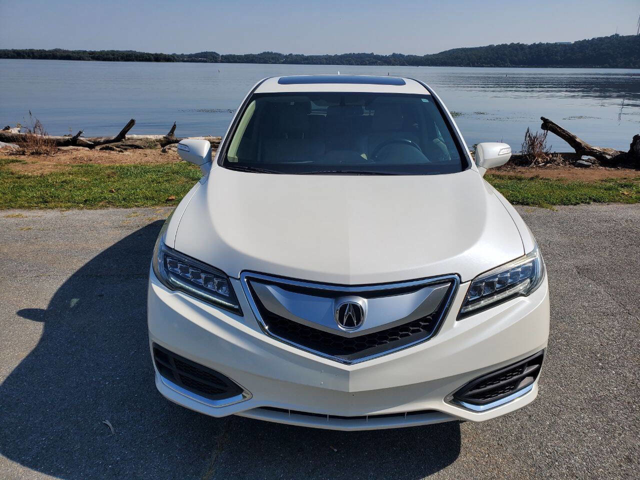 Used 2017 Acura RDX AWD image 3