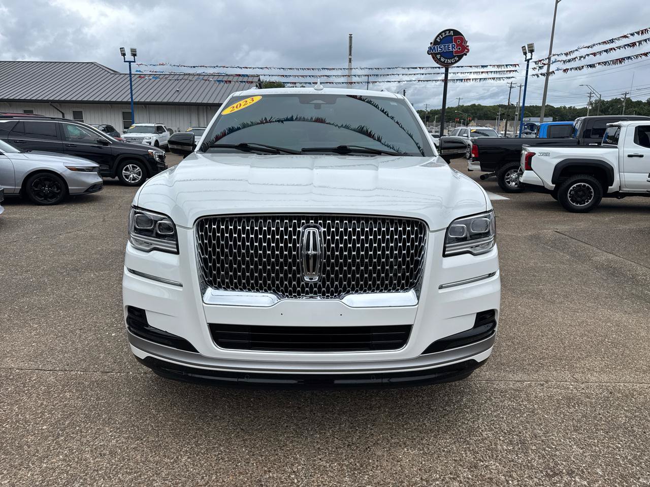 Used 2023 Lincoln Navigator Reserve AWD/4WD image 8