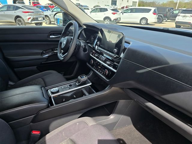 Used 2022 Nissan Pathfinder S image 21