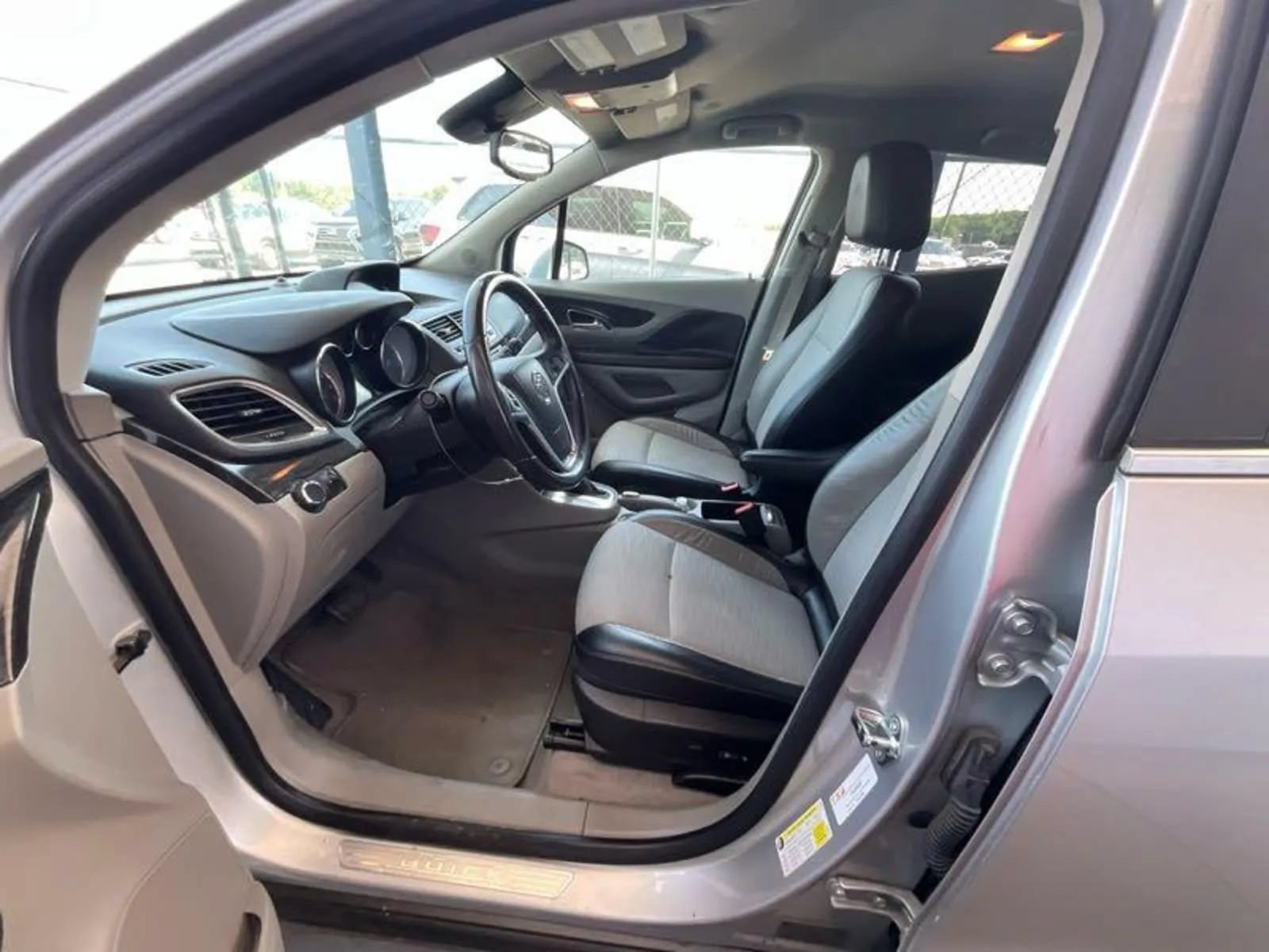 Used 2015 Buick Encore FWD image 10