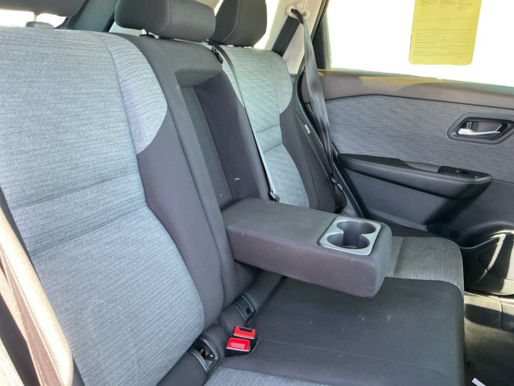 Used 2023 Nissan Rogue SV AWD/4WD image 19