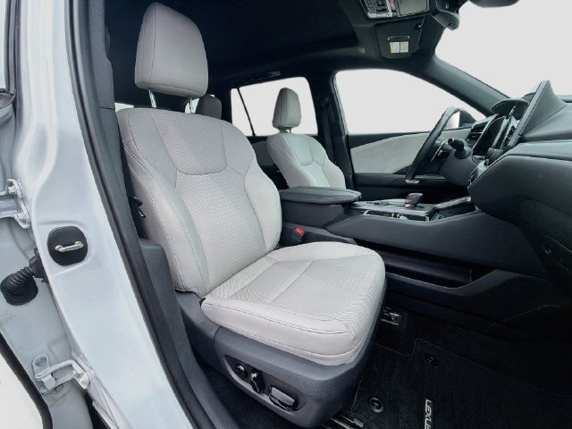 Used 2026 Lexus TX 350 AWD w/ Technology Package image 16