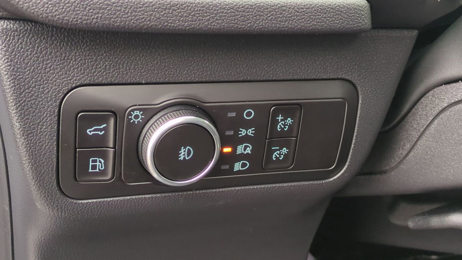 New 2026 Ford Escape SE w/ Class II Trailer Tow Package image 17