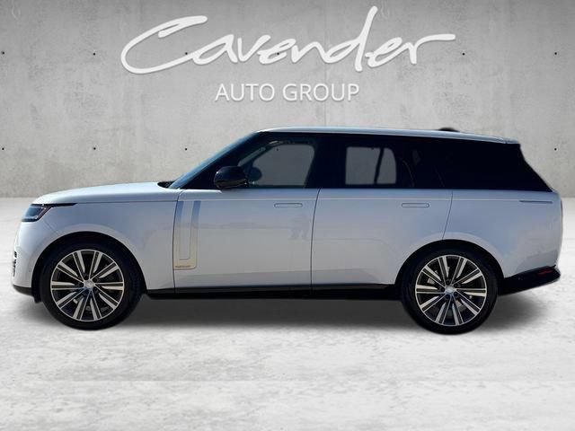 Used 2024 Land Rover Range Rover Autobiography AWD/4WD image 2