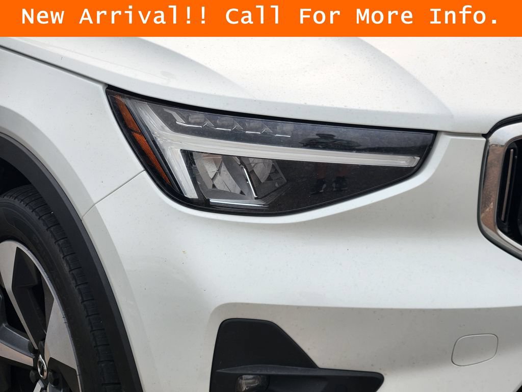 Used 2023 Volvo XC40 B5 Plus w/ Protection Package Premier AWD/4WD image 8