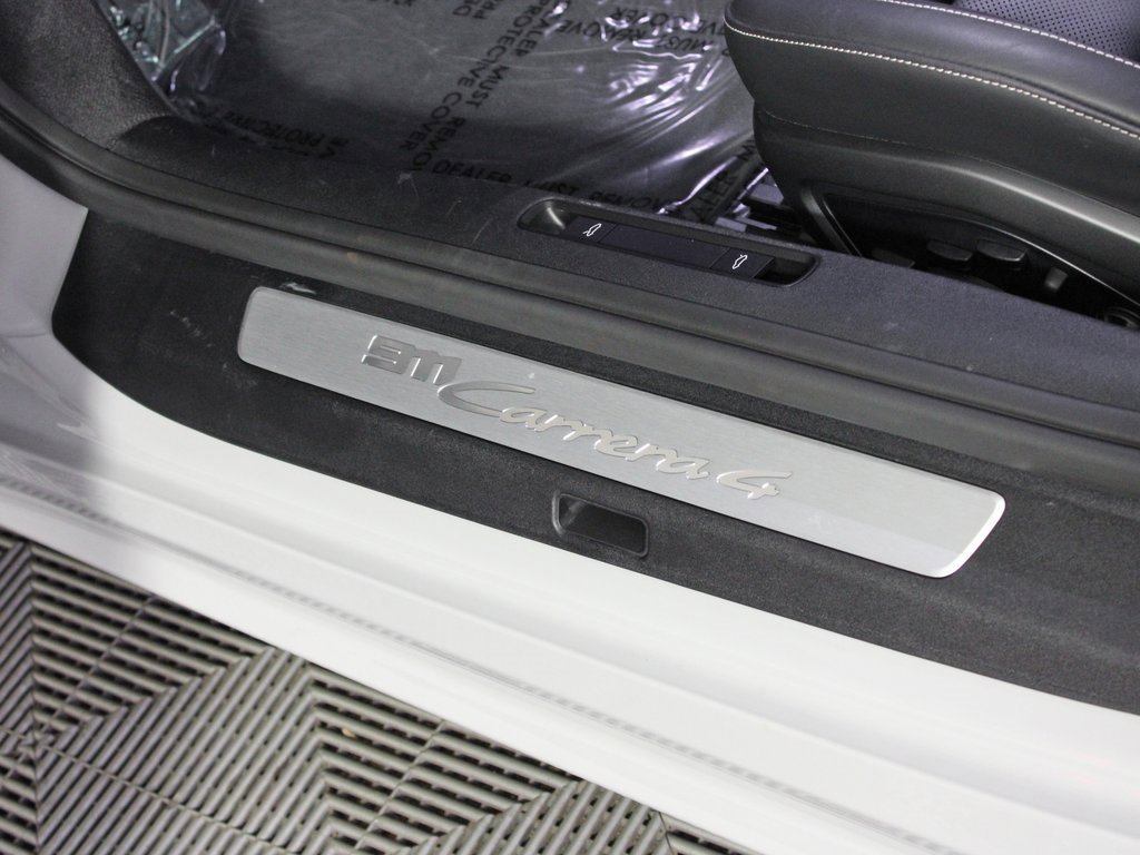 Used 2024 Porsche 911 Carrera 4 image 18