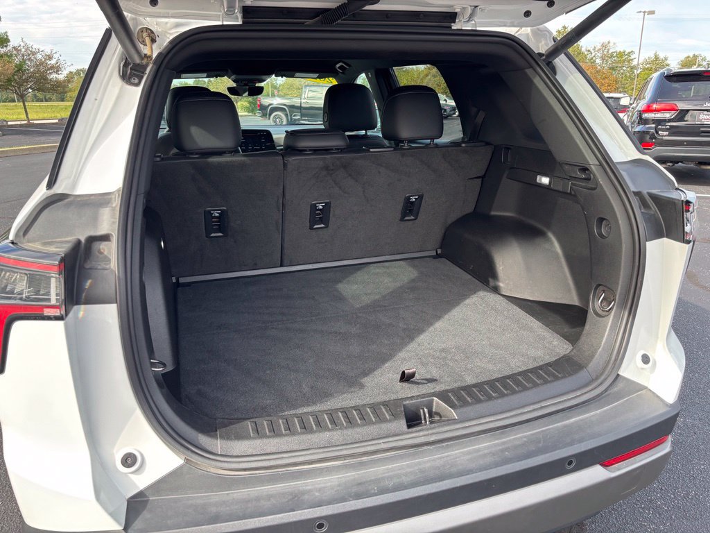 Used 2025 Chevrolet Equinox LT w/ Convenience Package II FWD image 18