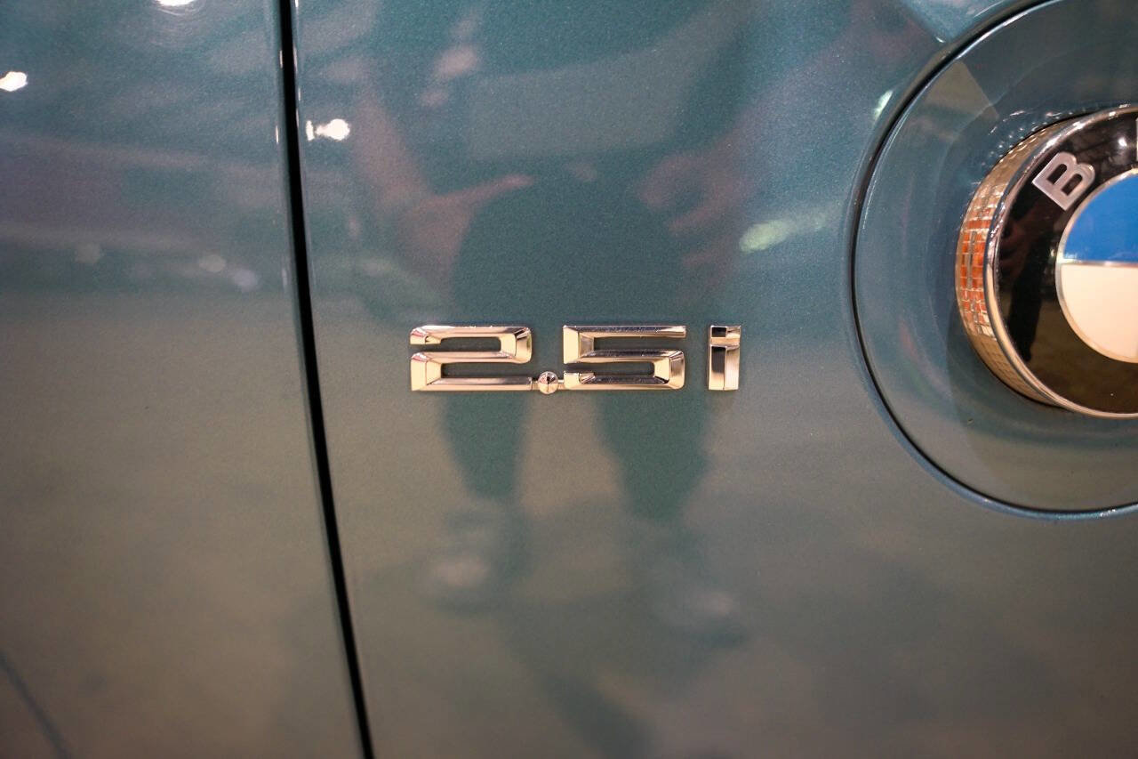 Used 2005 BMW Z4 2.5i image 37