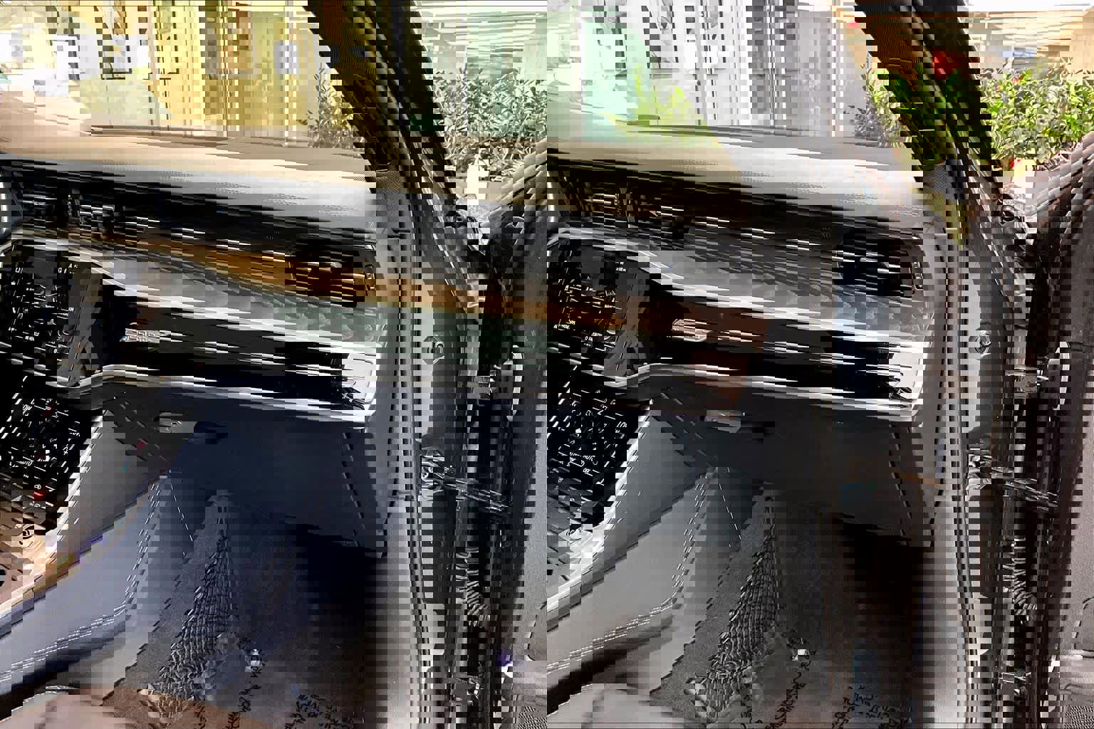 Used 2023 Audi A6 Premium Plus w/ Premium Plus Package image 19