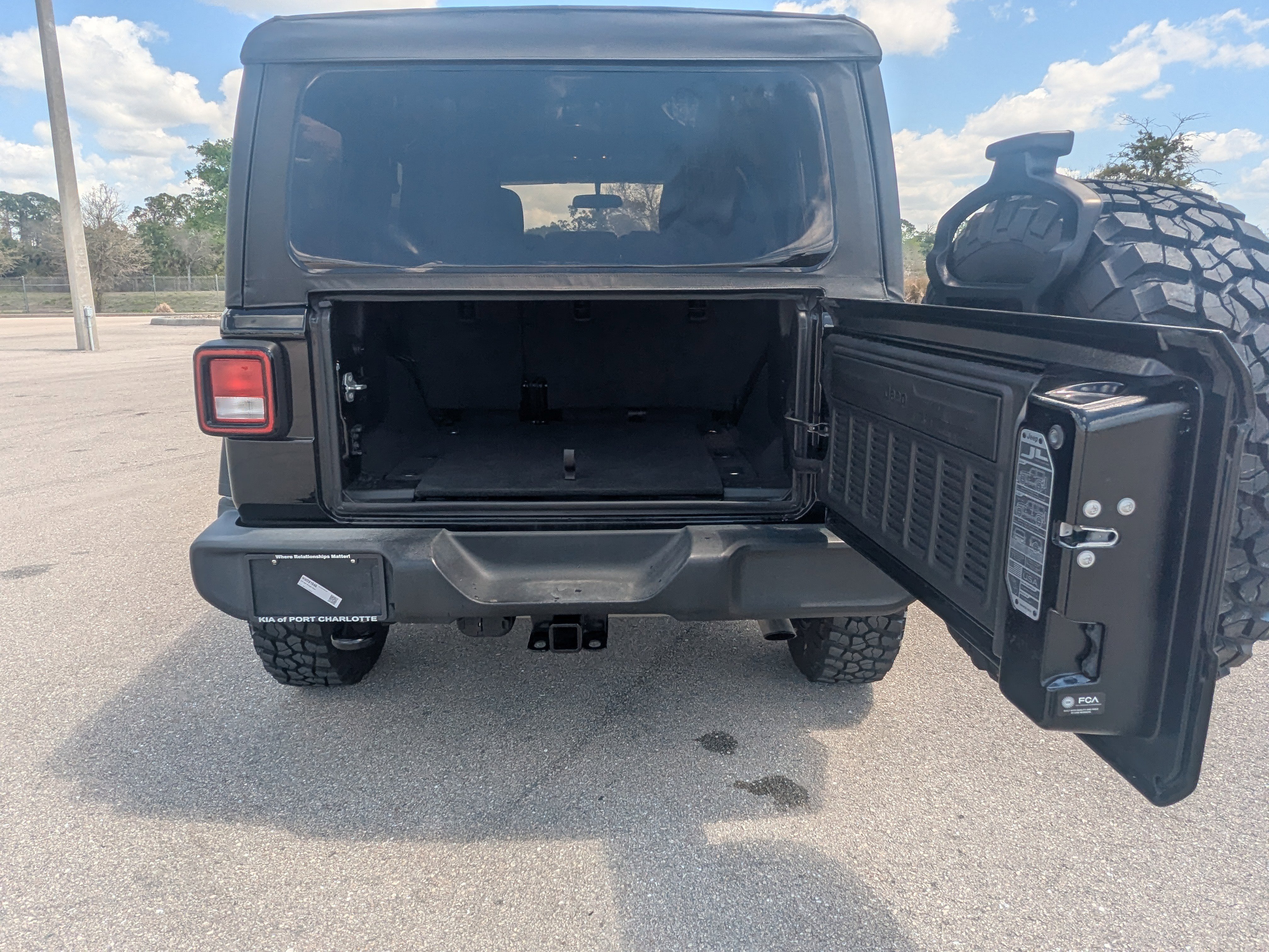 Used 2022 Jeep Wrangler Unlimited Sport AWD/4WD image 18