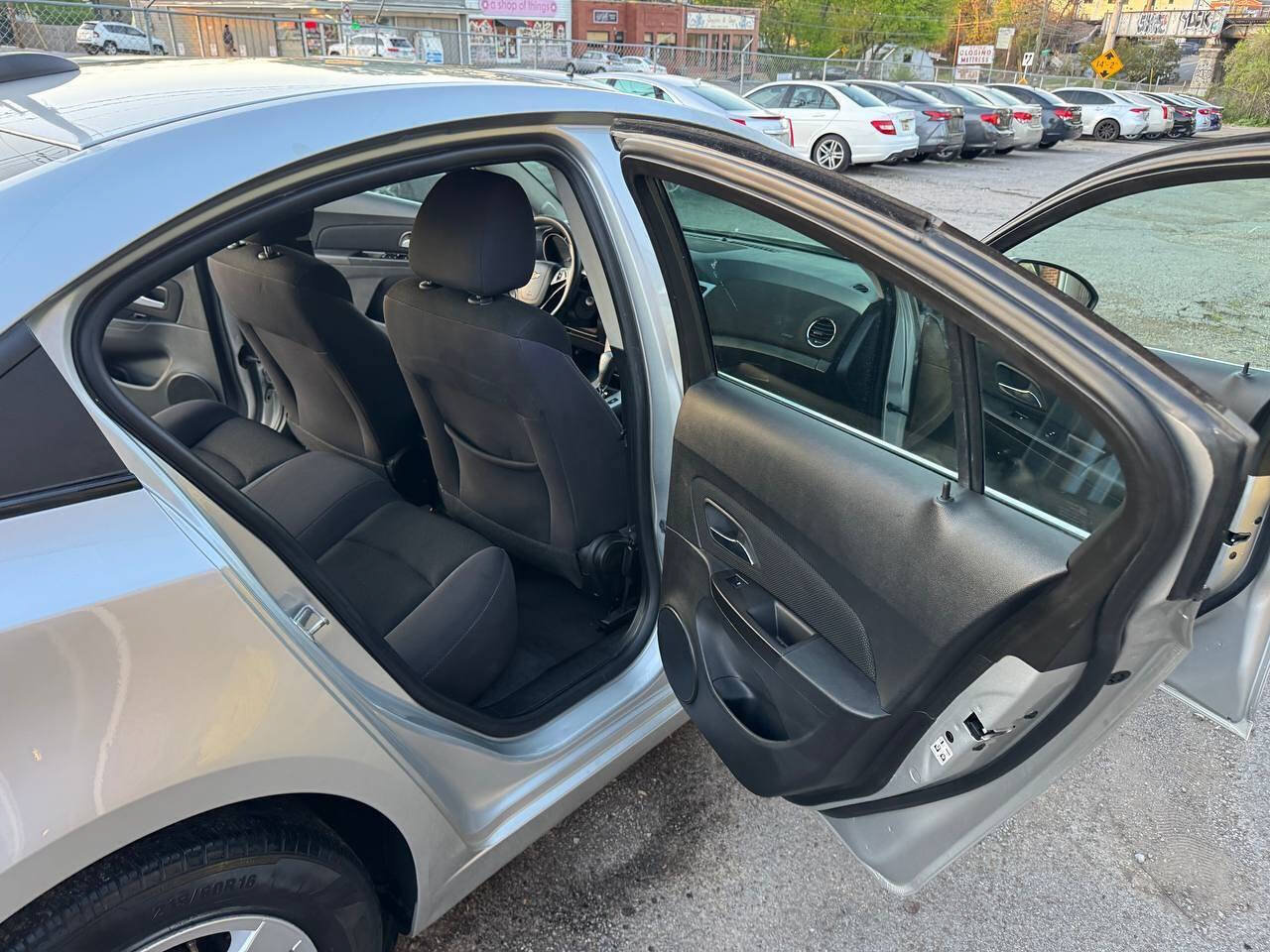 Used 2015 Chevrolet Cruze LT FWD image 15