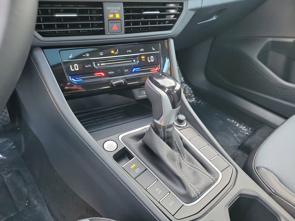 New 2025 Volkswagen Jetta SE image 10