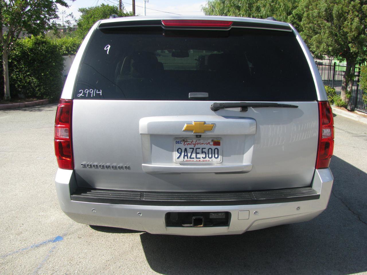 Used 2014 Chevrolet Suburban LT RWD image 5