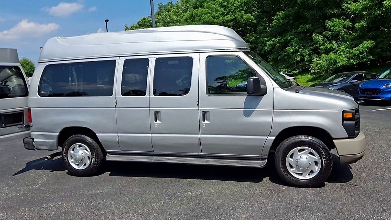 Used 2011 Ford E-350 and Econoline 350 XL w/ PWR Windows & Locks Group RWD image 12