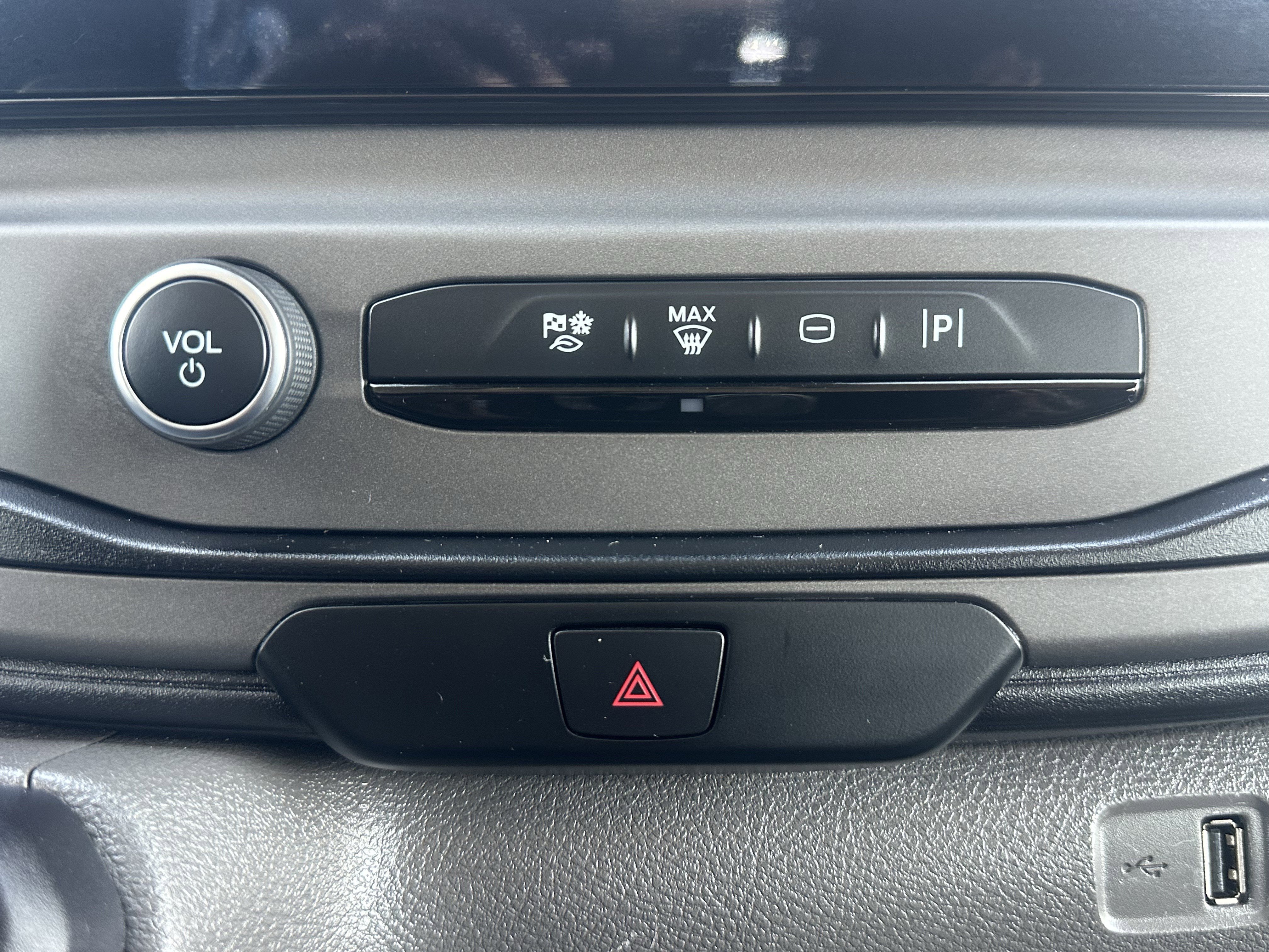 Used 2022 Ford Transit 350 XLT image 30