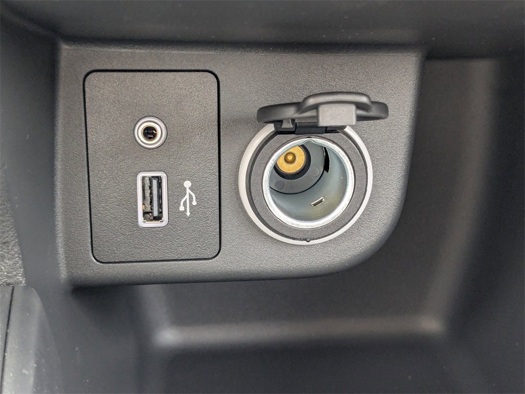 New 2025 Nissan Kicks Play S image 30