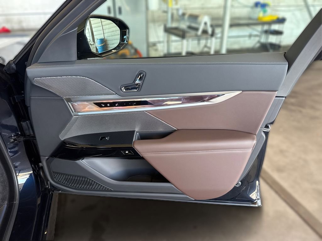 New 2026 BMW 740i w/ Premium Package image 27