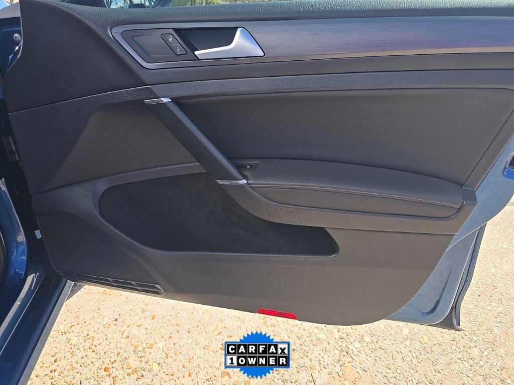 Used 2021 Volkswagen Golf 4-Door image 36