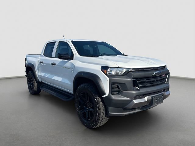 Used 2023 Chevrolet Colorado Trail Boss w/ Technology Package AWD/4WD image 8