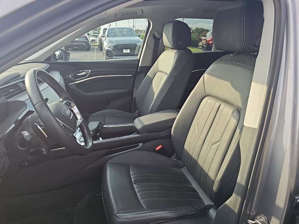 Used 2021 Audi e-tron Premium Plus AWD/4WD image 3
