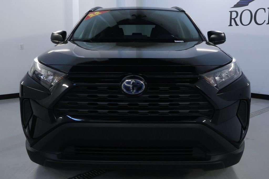 Used 2022 Toyota RAV4 LE AWD/4WD image 2