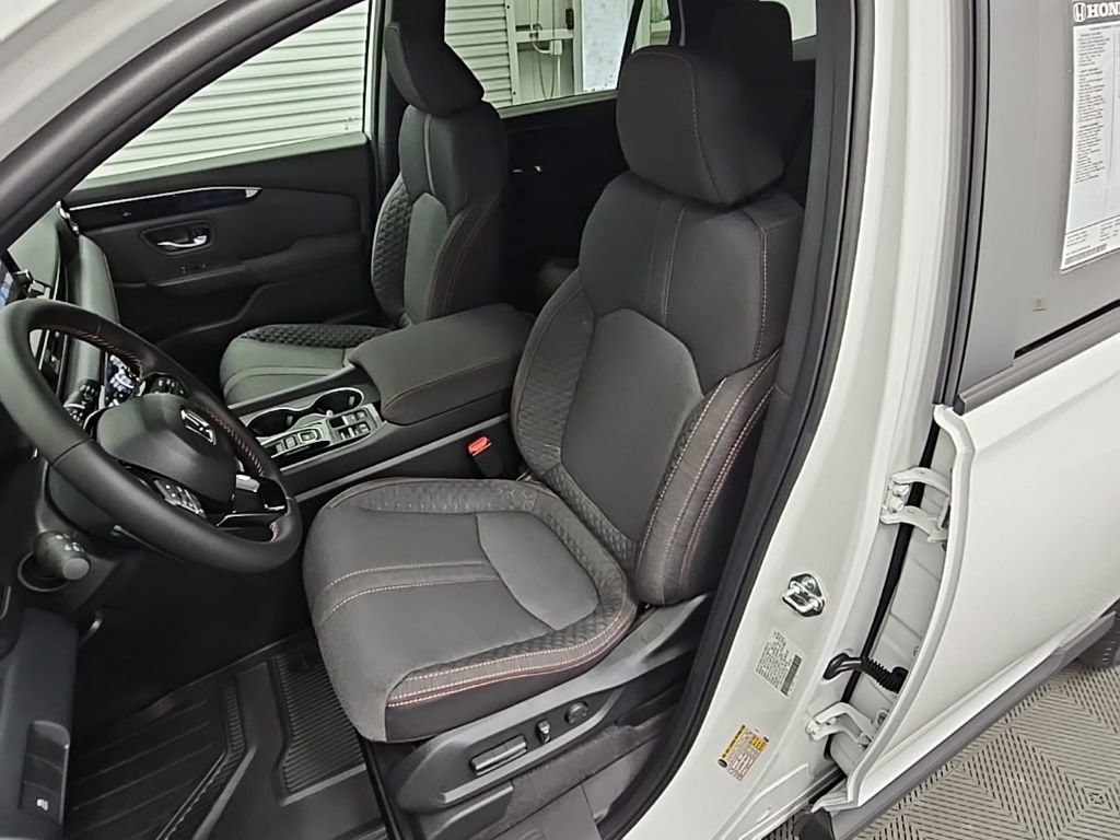 New 2025 Honda Pilot Sport image 25
