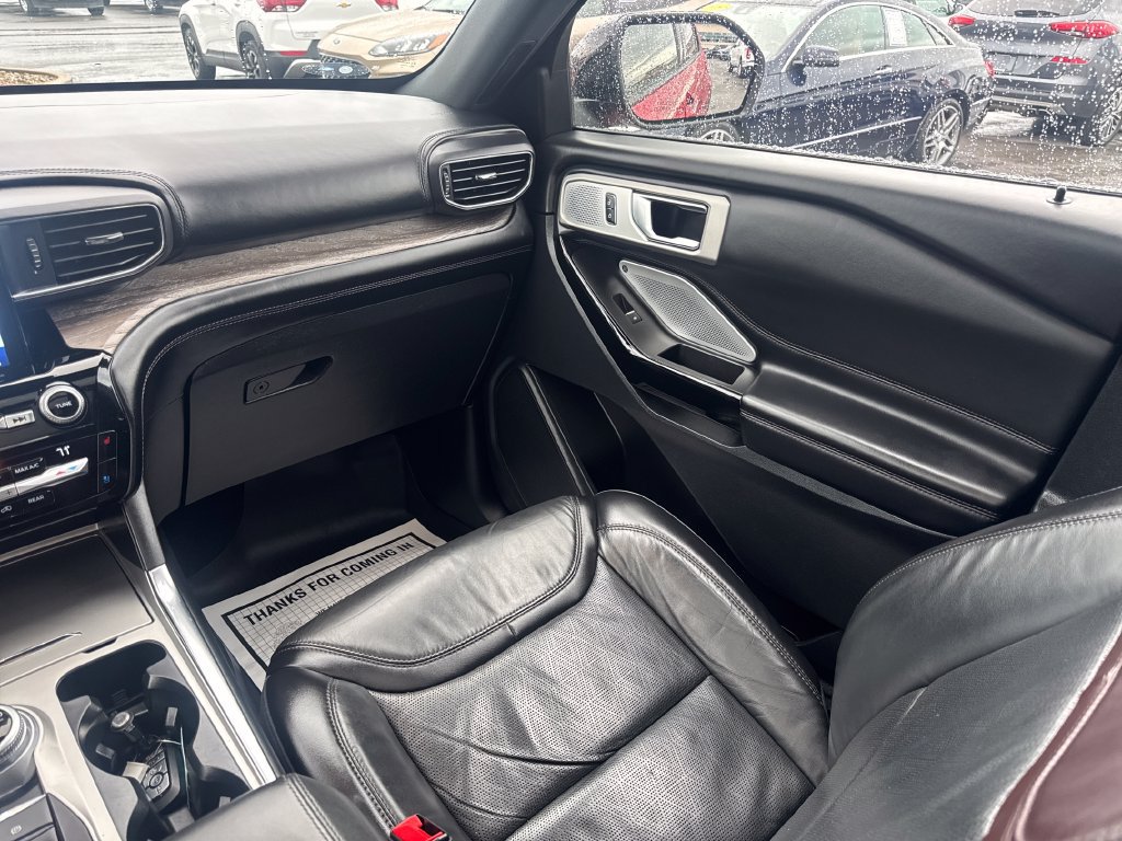 Used 2021 Ford Explorer Platinum w/ Equipment Group 601A AWD/4WD image 12