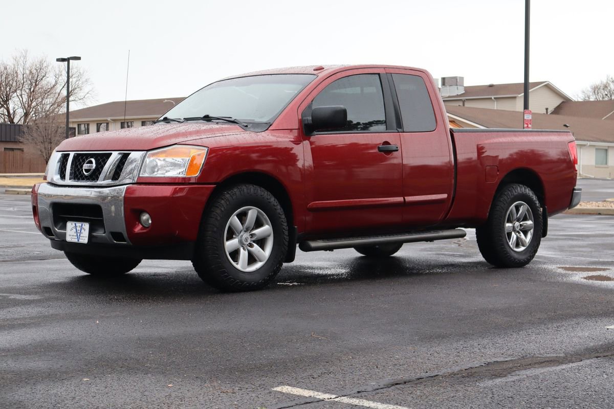 Used 2013 Nissan Titan SV w/ SV Value Truck Pkg image 11