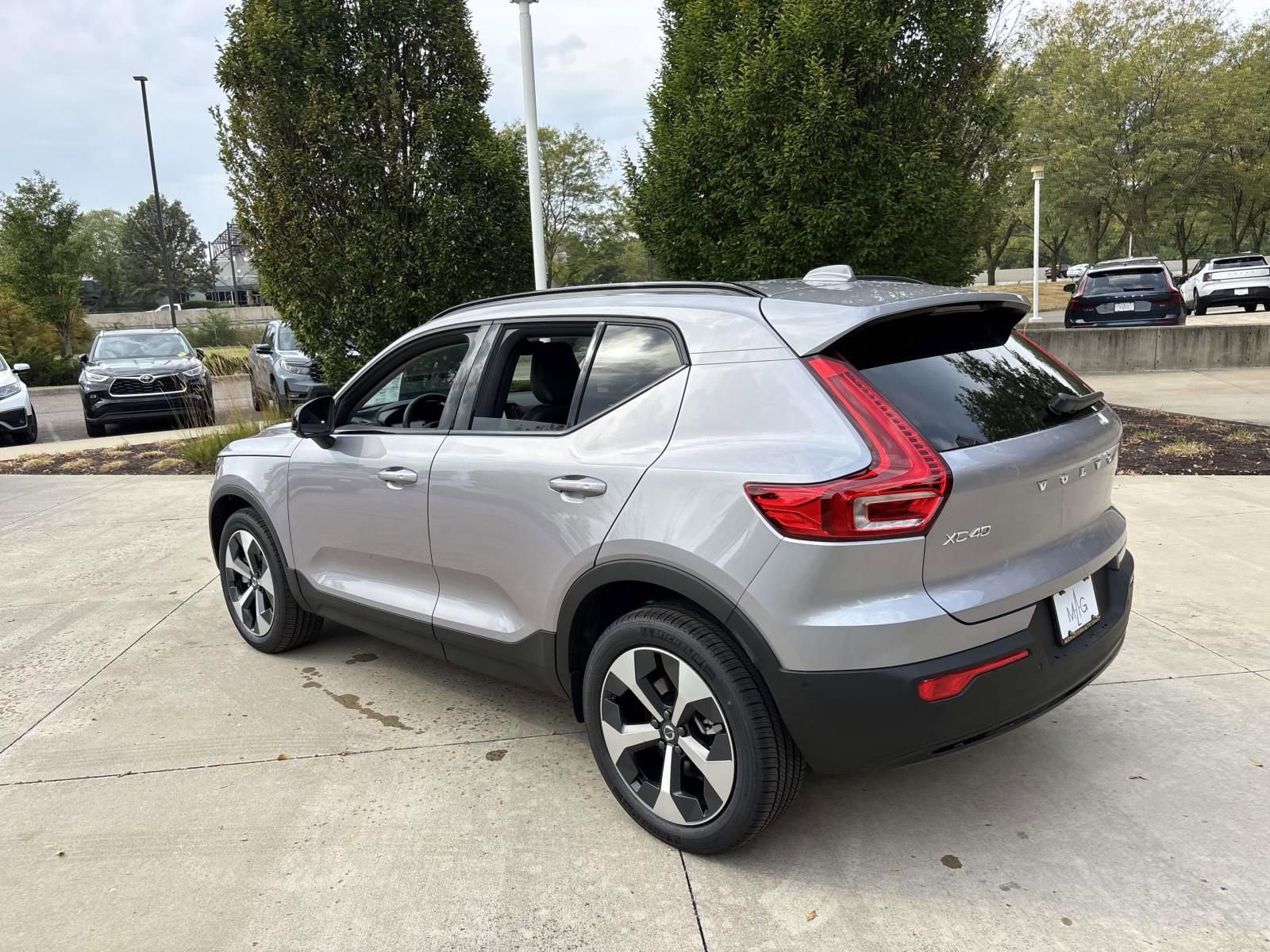 New 2026 Volvo XC40 B5 Plus w/ Protection Package Premier AWD/4WD image 5