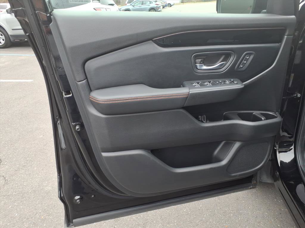 Used 2025 Honda Pilot TrailSport image 20