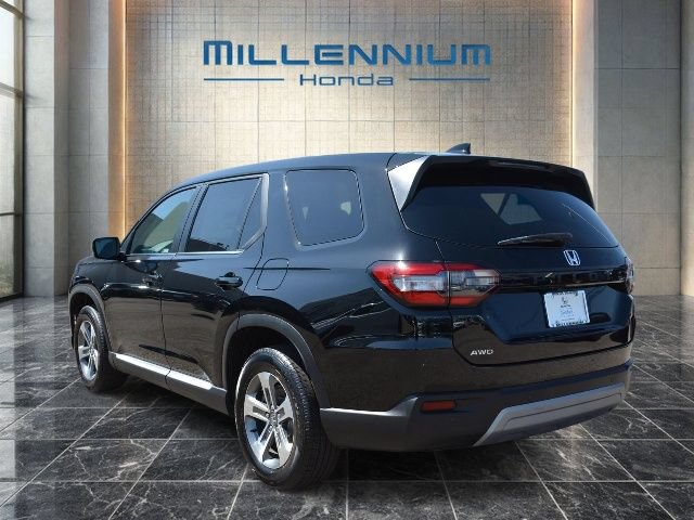 Used 2025 Honda Pilot EX-L image 3