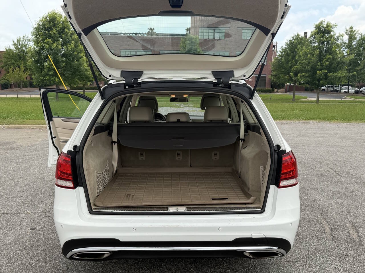 Used 2014 Mercedes-Benz E 350 4MATIC Wagon image 29