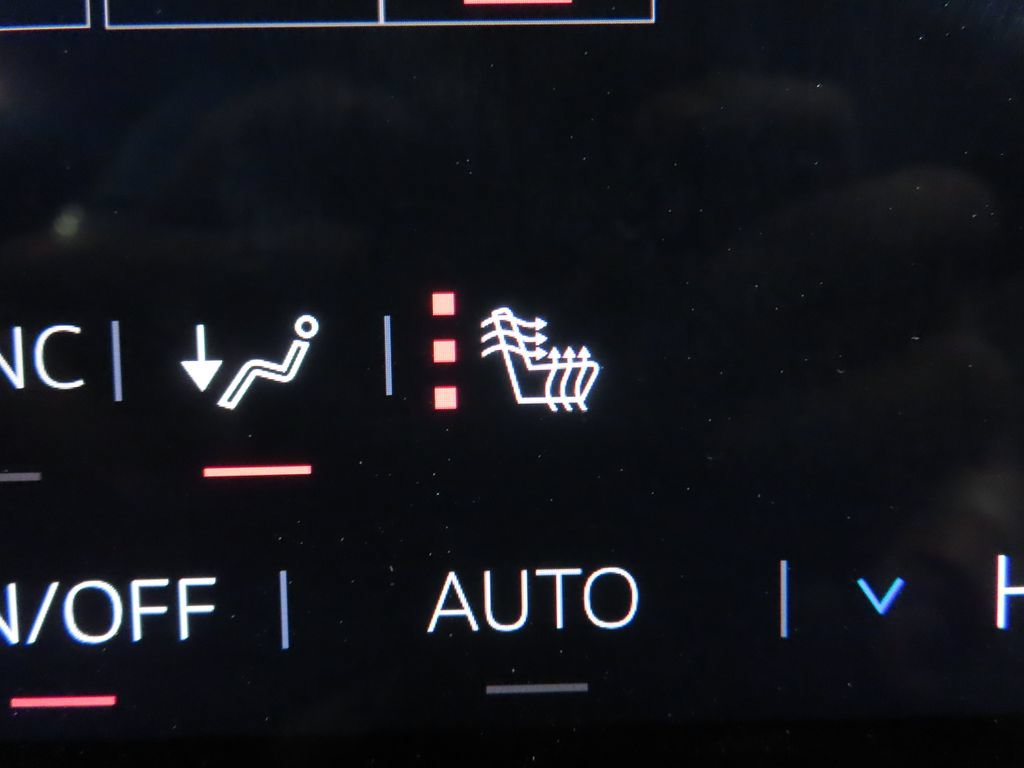 Used 2026 GMC Acadia AT4 w/ LPO, Floor Liner Package AWD/4WD image 27