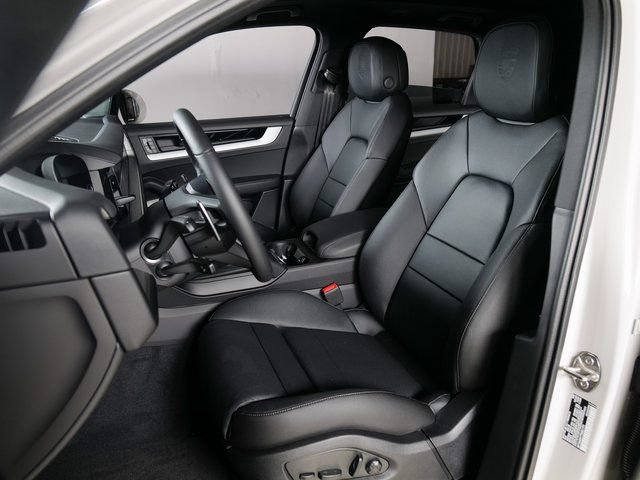 New 2026 Porsche Cayenne AWD/4WD image 5