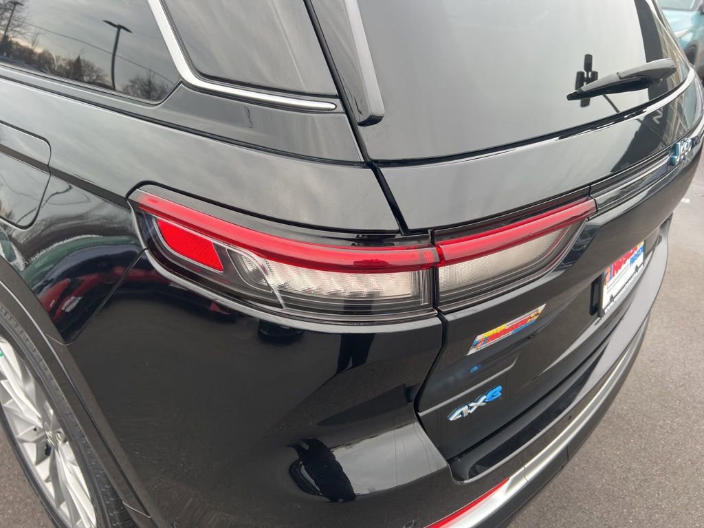 Used 2022 Jeep Grand Cherokee Summit w/ Advanced Protech Group IV image 36