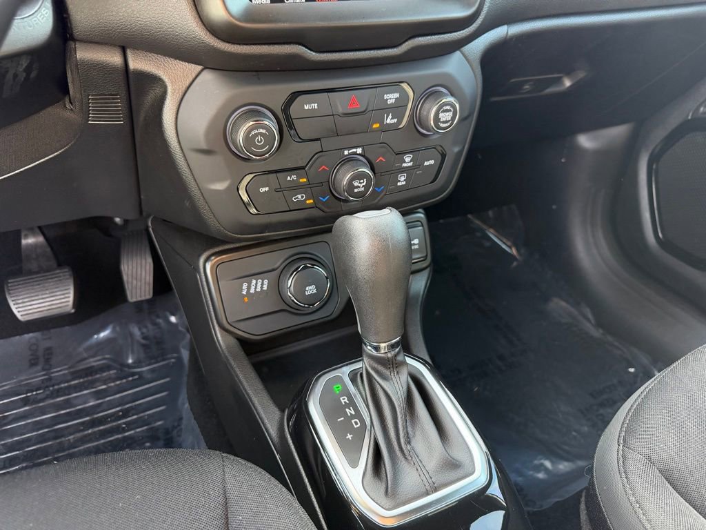 Used 2022 Jeep Renegade Altitude w/ Convenience Group image 23