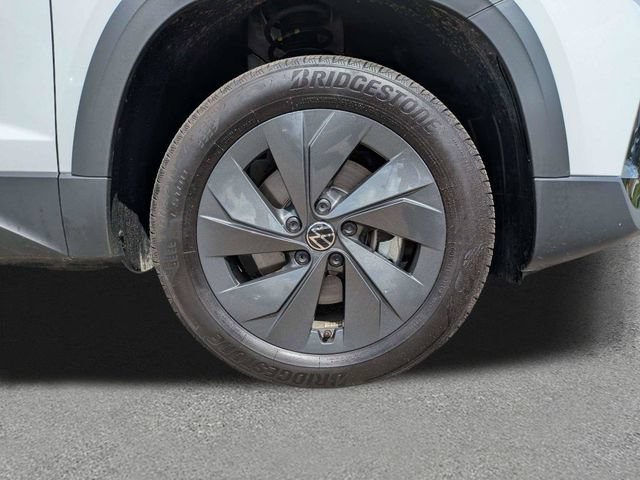 Certified 2025 Volkswagen Taos S FWD image 11