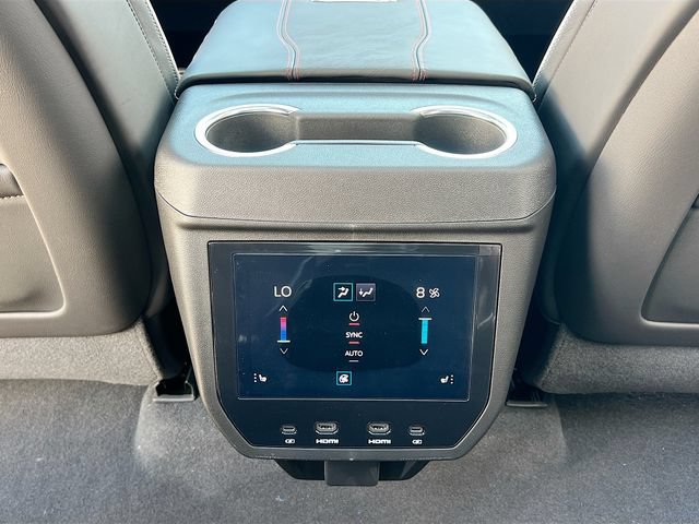 New 2026 GMC Yukon AT4 Ultimate AWD/4WD image 18