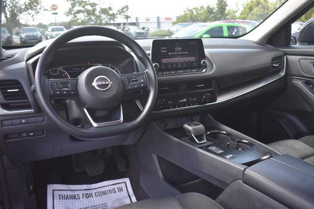 Used 2024 Nissan Rogue SV FWD image 18
