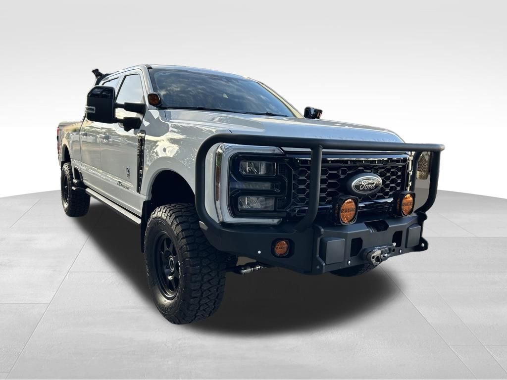 Used 2025 Ford F250 Lariat w/ Lariat Ultimate Package image 2