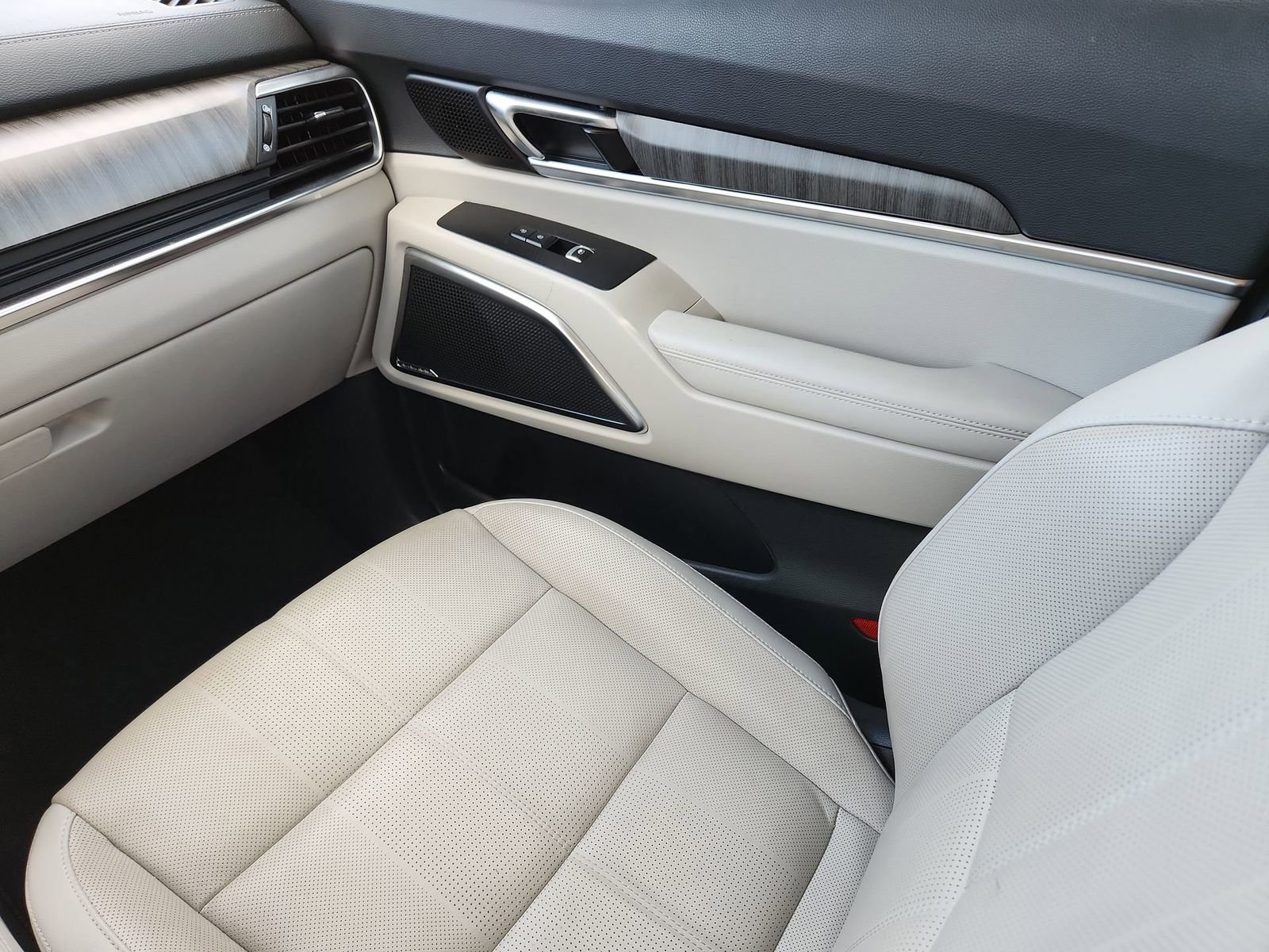 Used 2023 Kia Telluride SX image 14