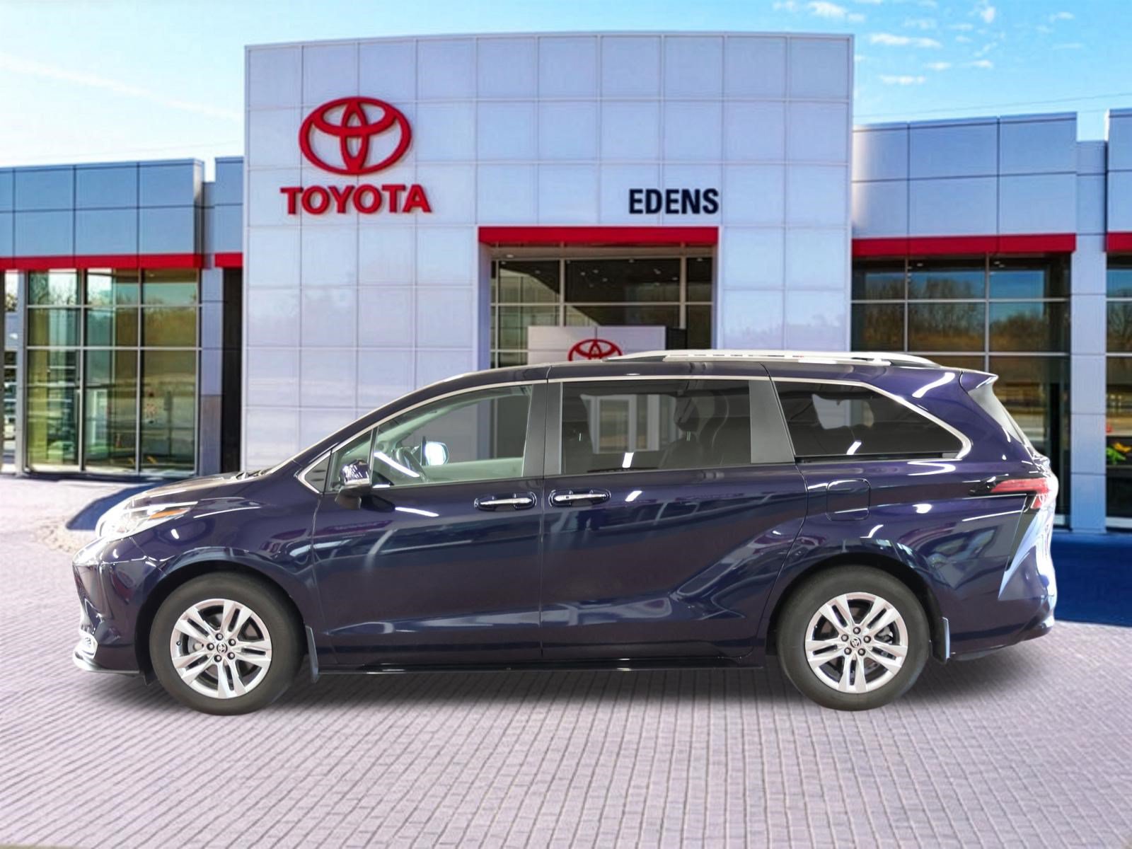 Certified 2023 Toyota Sienna Limited AWD/4WD image 9