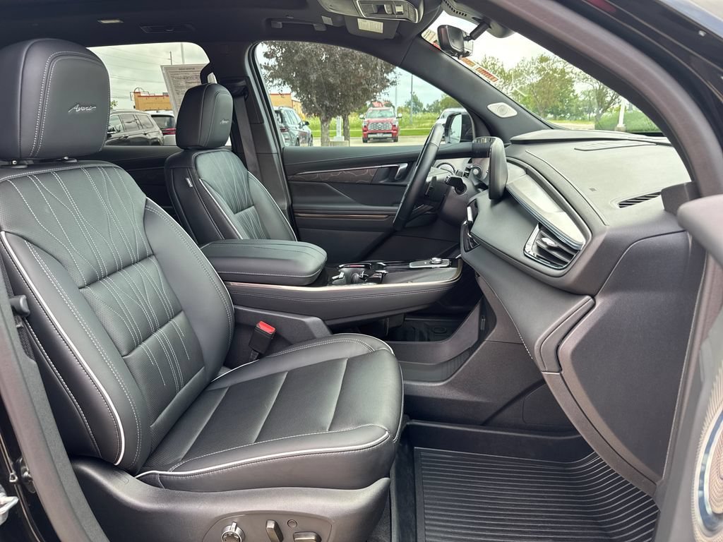 Certified 2025 Buick Enclave Avenir w/ Super Cruise Package AWD/4WD image 45