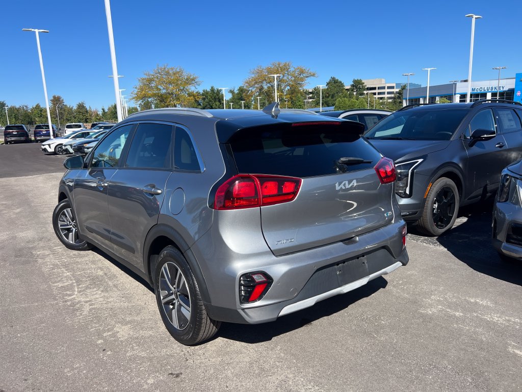 Certified 2022 Kia Niro LXS FWD image 6