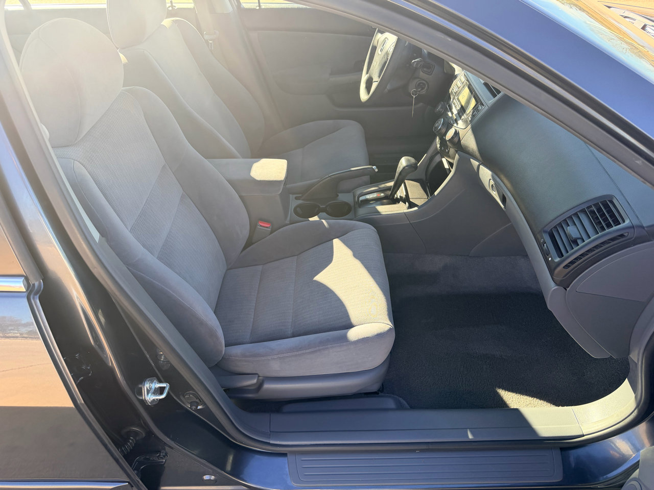 Used 2003 Honda Accord LX image 11