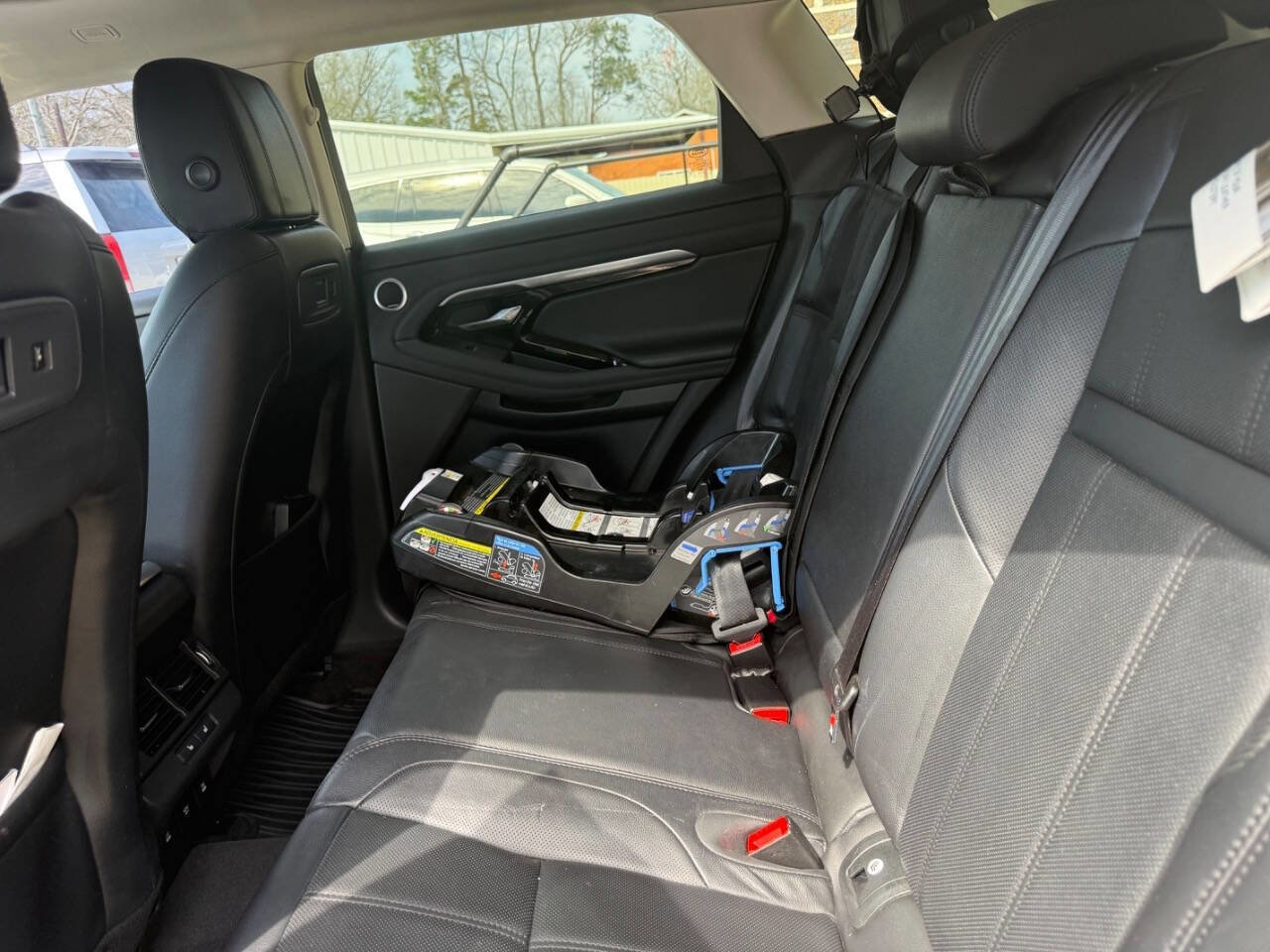 Used 2020 Land Rover Range Rover Evoque SE image 10