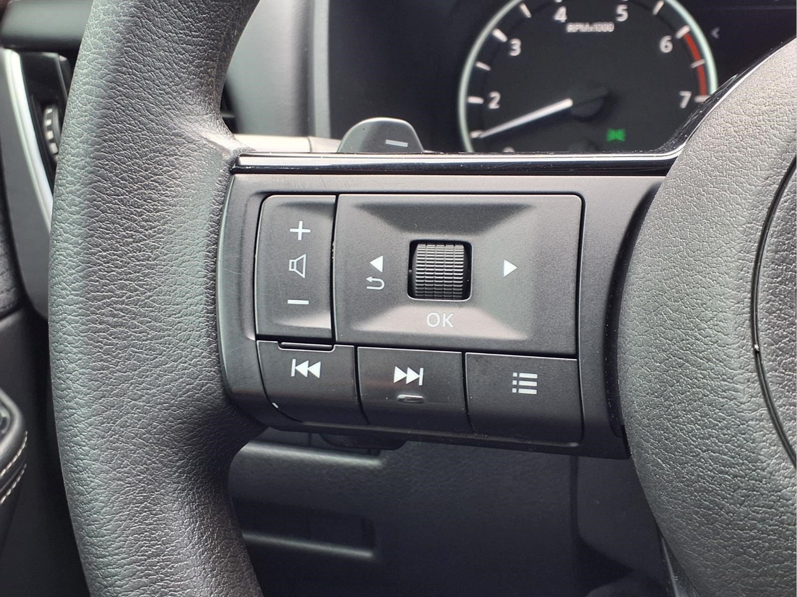 Used 2022 Nissan Rogue SV FWD image 20
