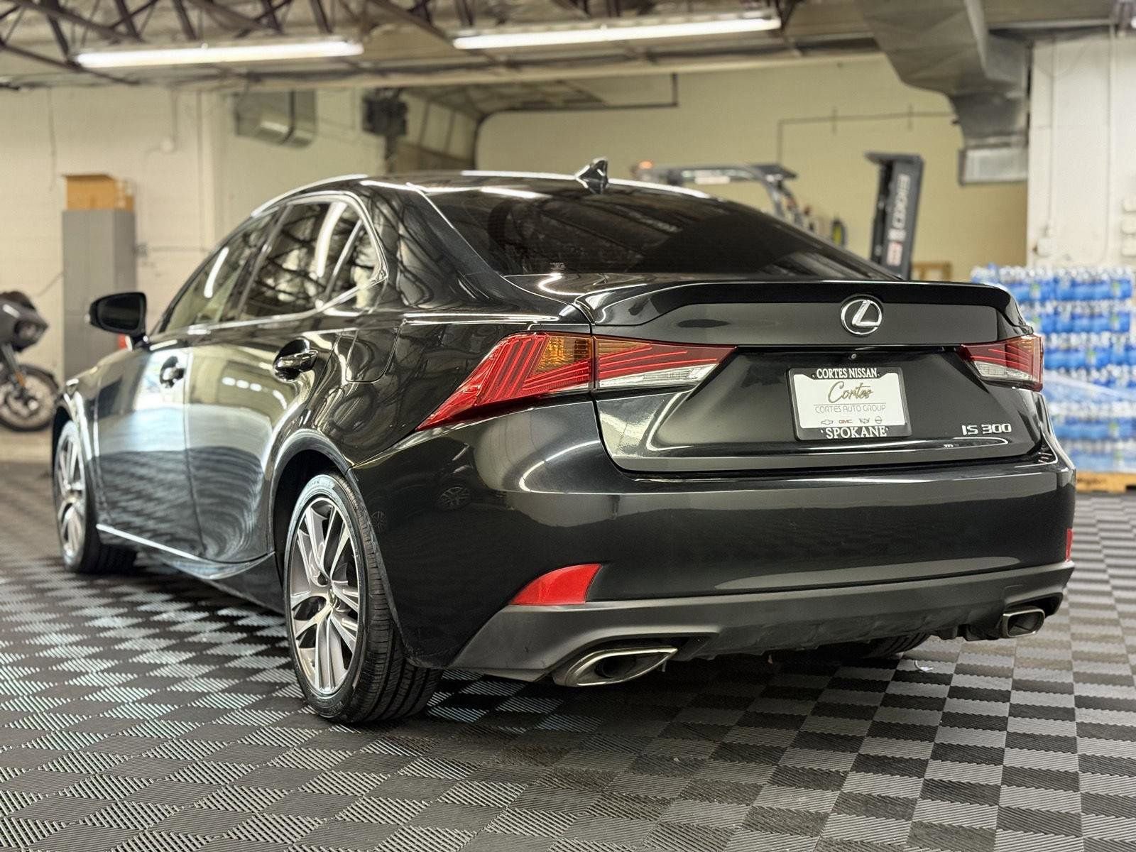 Used 2020 Lexus IS 300 image 7